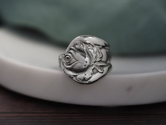 Dawn 1913 Rosedale II Spoon Ring, size 9