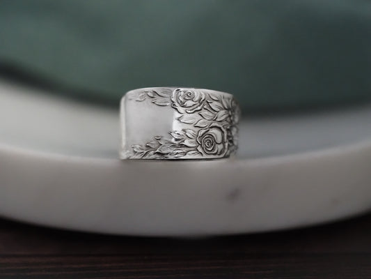 Dawn 1937 Rose & Leaf Spoon Ring, size 7.5