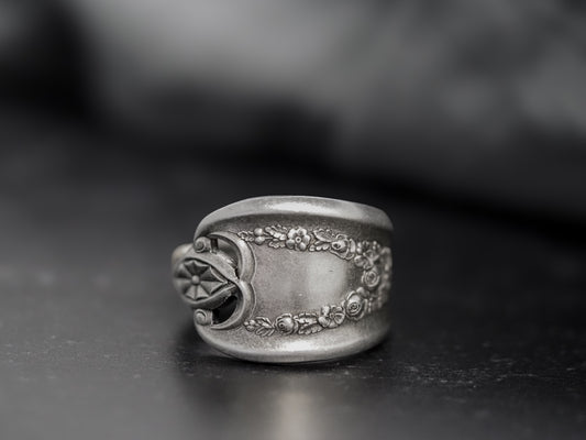 Twilight Old Colony 1911 Spoon Ring, Size 9.5